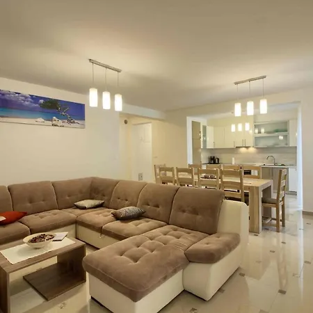 Banjole-marisol Villas: Beachfront Complex With Private Pools Villa *