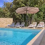 Complex Of 2 Banjole-marisol With 2 Private Pools For Up To 20 Persons Only 200m From The - Wiibuk Villa Banjole